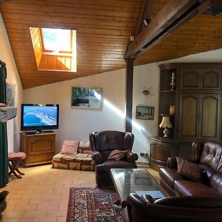 Maison/Gîte familial dans le Jura à 200m du lac avec piscine privée Marigny  Esterno foto