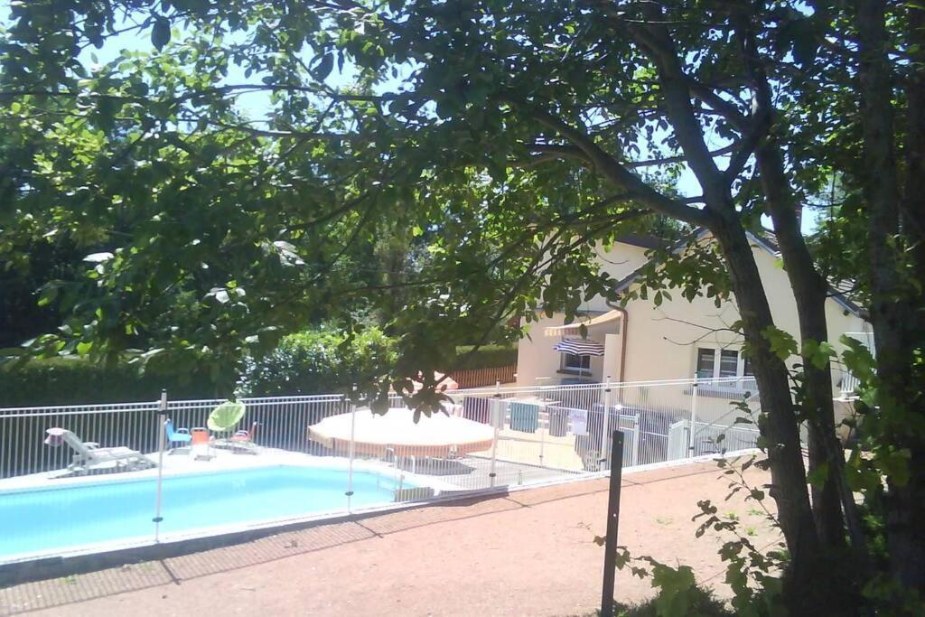 Maison/Gîte familial dans le Jura à 200m du lac avec piscine privée Marigny  Esterno foto